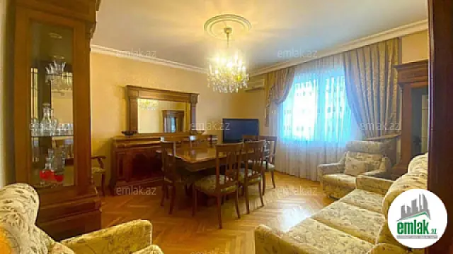 Satılır 4 otaqlı köhnə tikili 115 m²