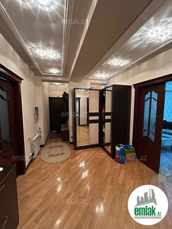 Satılır 3 otaqlı yeni tikili 110 m²