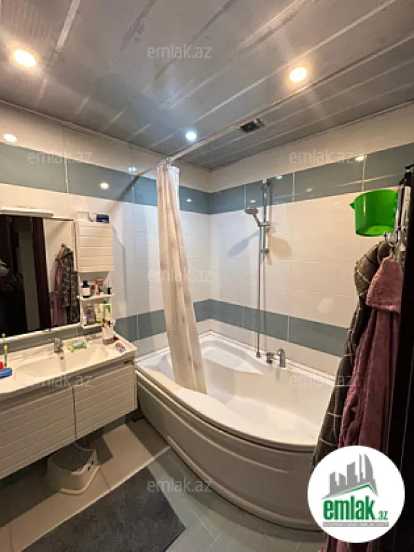 Satılır 3 otaqlı yeni tikili 110 m²