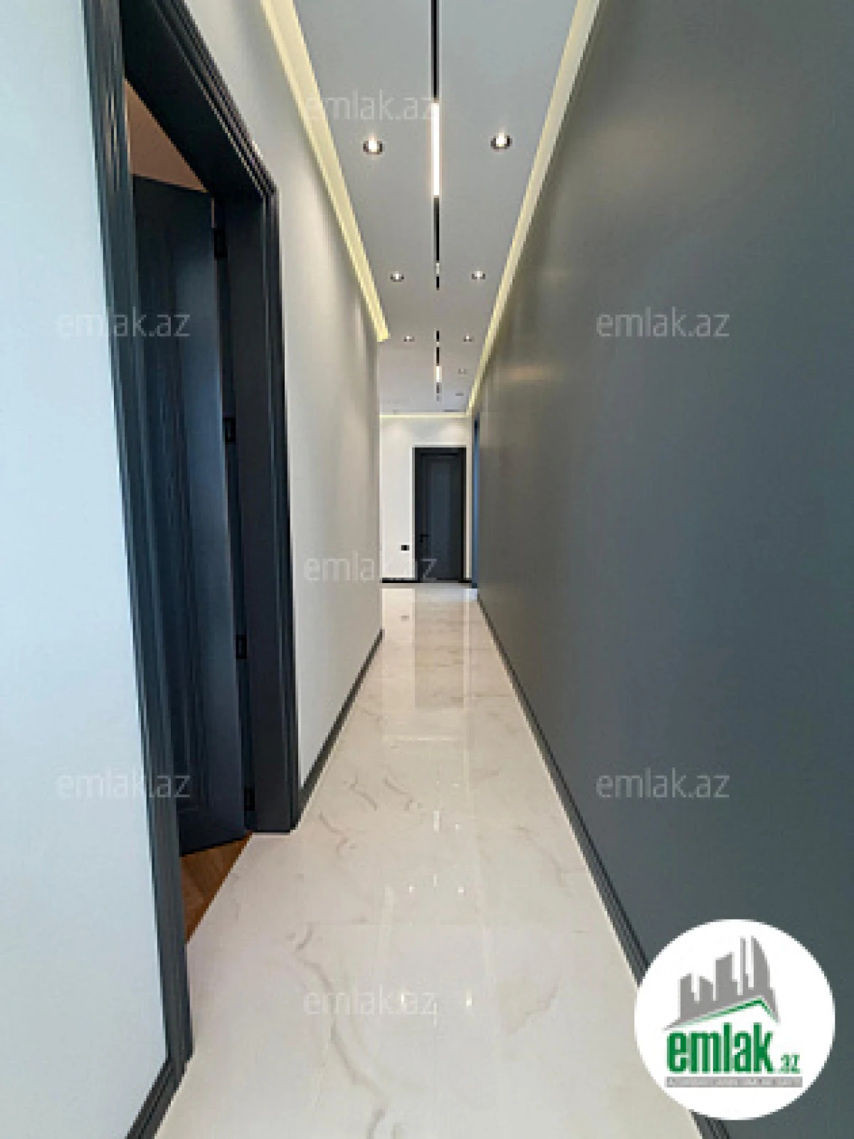 Satılır 5 otaqlı mənzil 250 m²