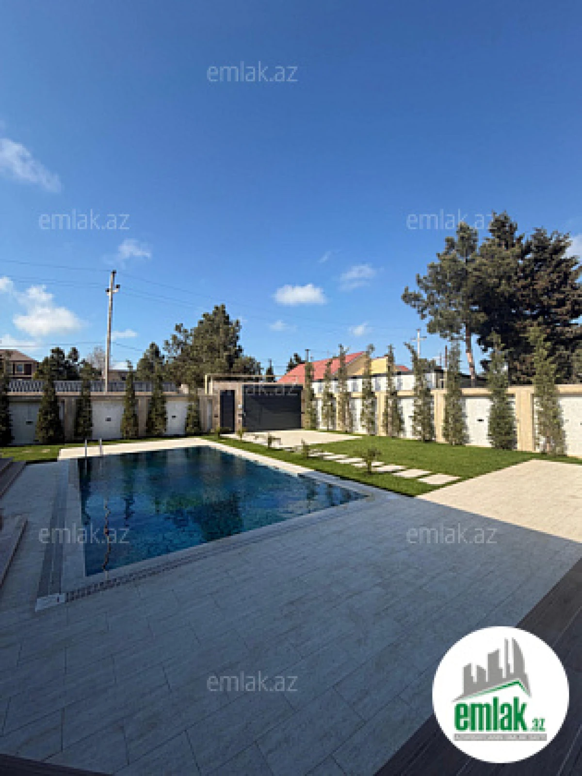 Satılır 5 otaqlı mənzil 250 m²