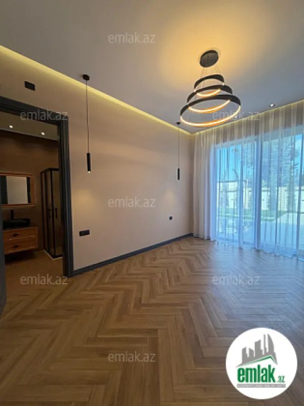 Satılır 5 otaqlı mənzil 250 m²