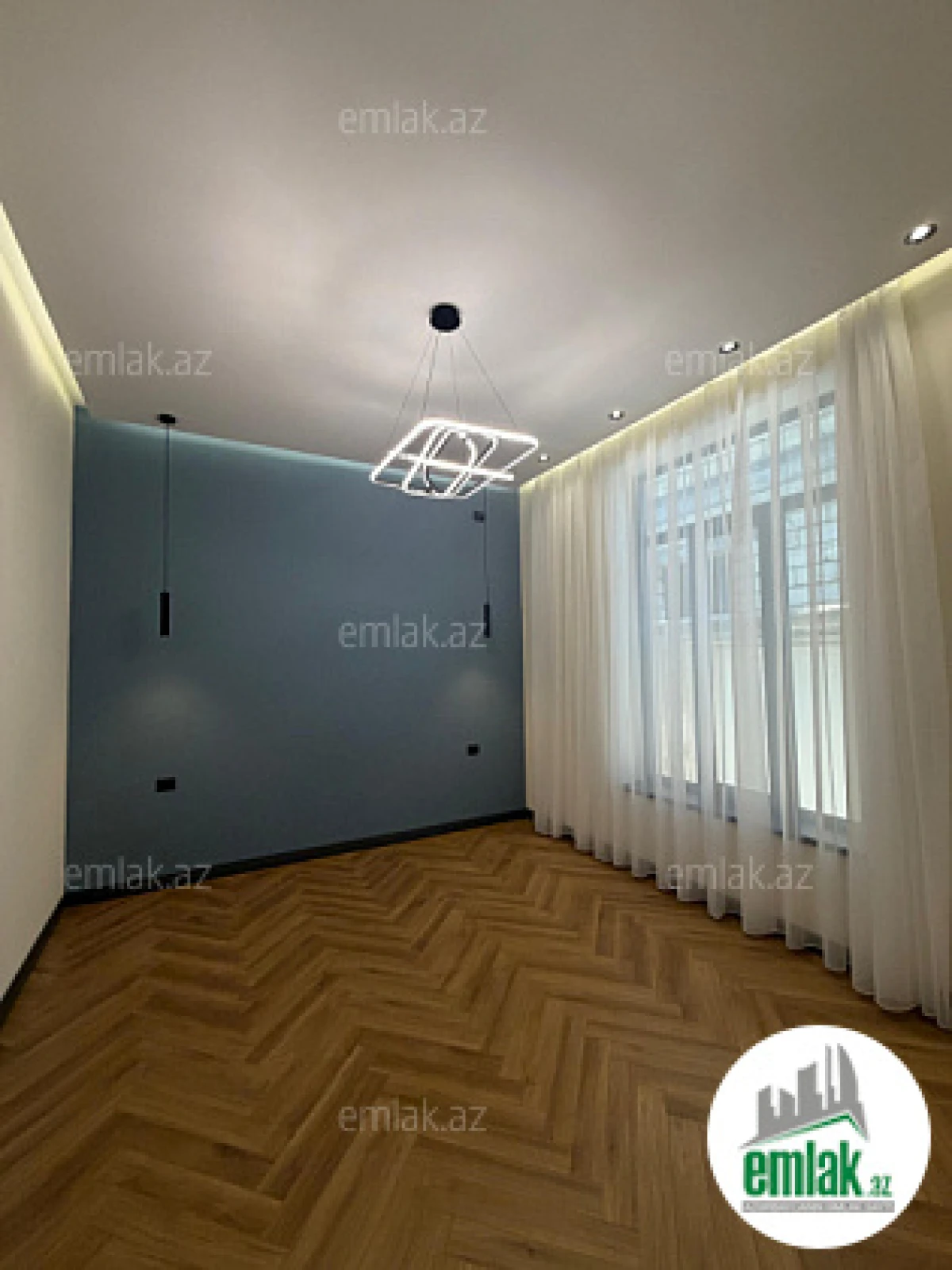 Satılır 5 otaqlı mənzil 250 m²
