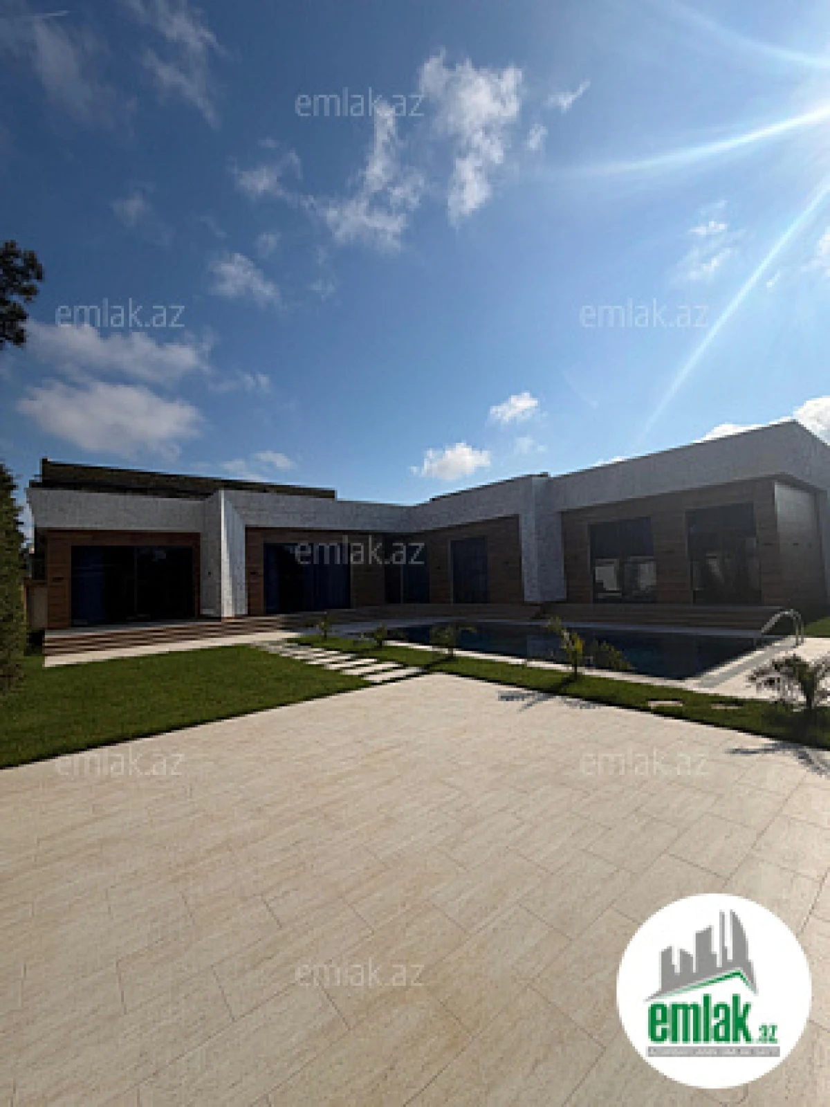 Satılır 5 otaqlı mənzil 250 m²