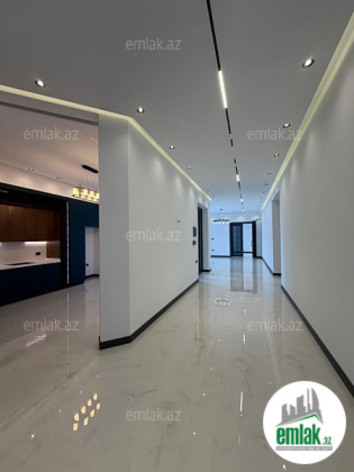 Satılır 5 otaqlı mənzil 250 m²