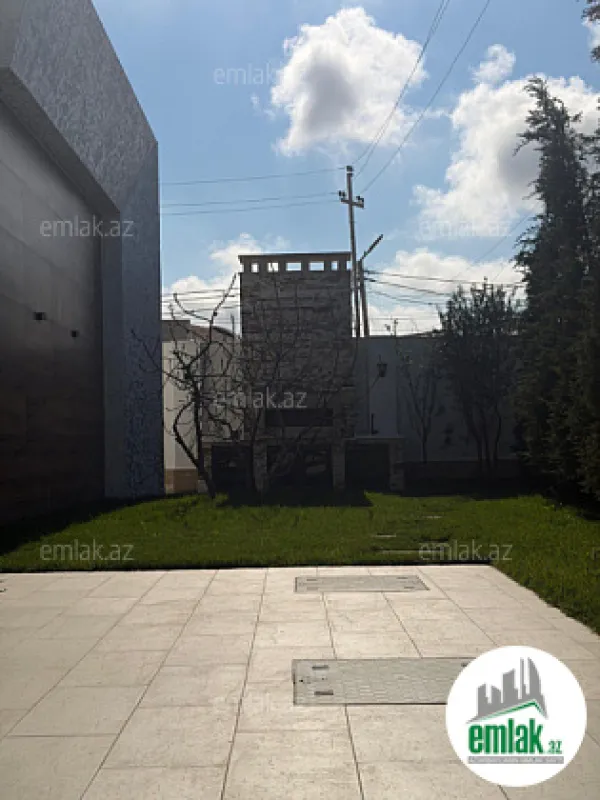 Satılır 5 otaqlı mənzil 250 m²