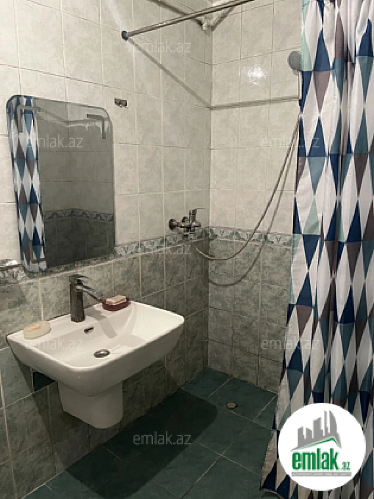 Satılır 2 otaqlı köhnə tikili 60 m²