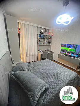 Satılır 4 otaqlı köhnə tikili 100 m²