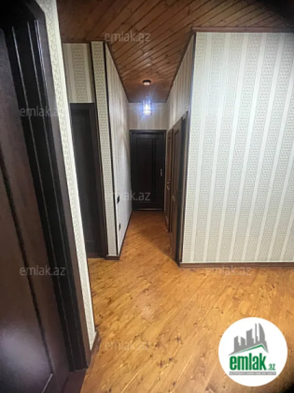 Satılır 4 otaqlı köhnə tikili 100 m²