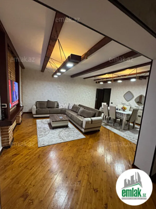 Satılır 4 otaqlı köhnə tikili 100 m²