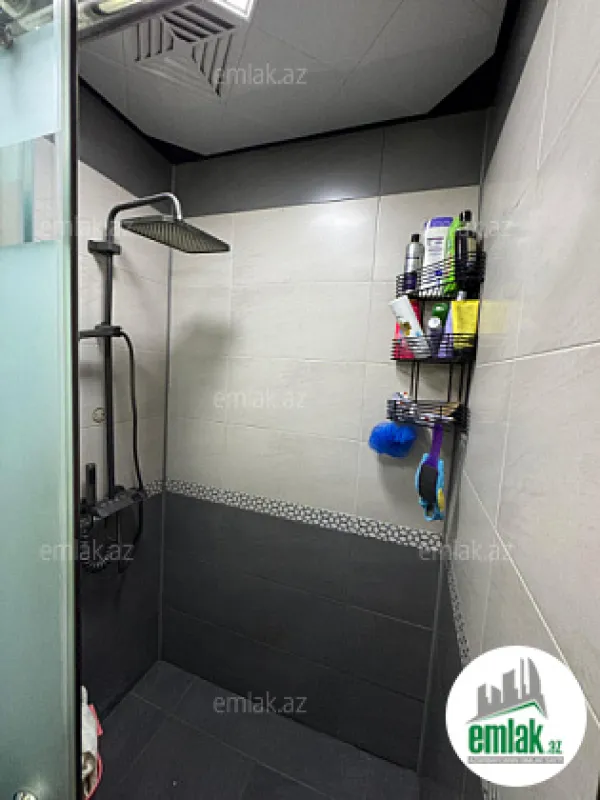 Satılır 4 otaqlı köhnə tikili 100 m²