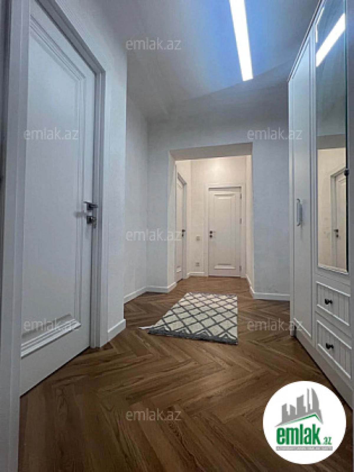 Satılır 3 otaqlı yeni tikili 77 m²