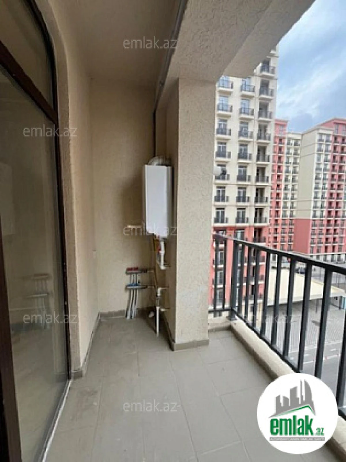 Satılır 2 otaqlı yeni tikili 82 m²