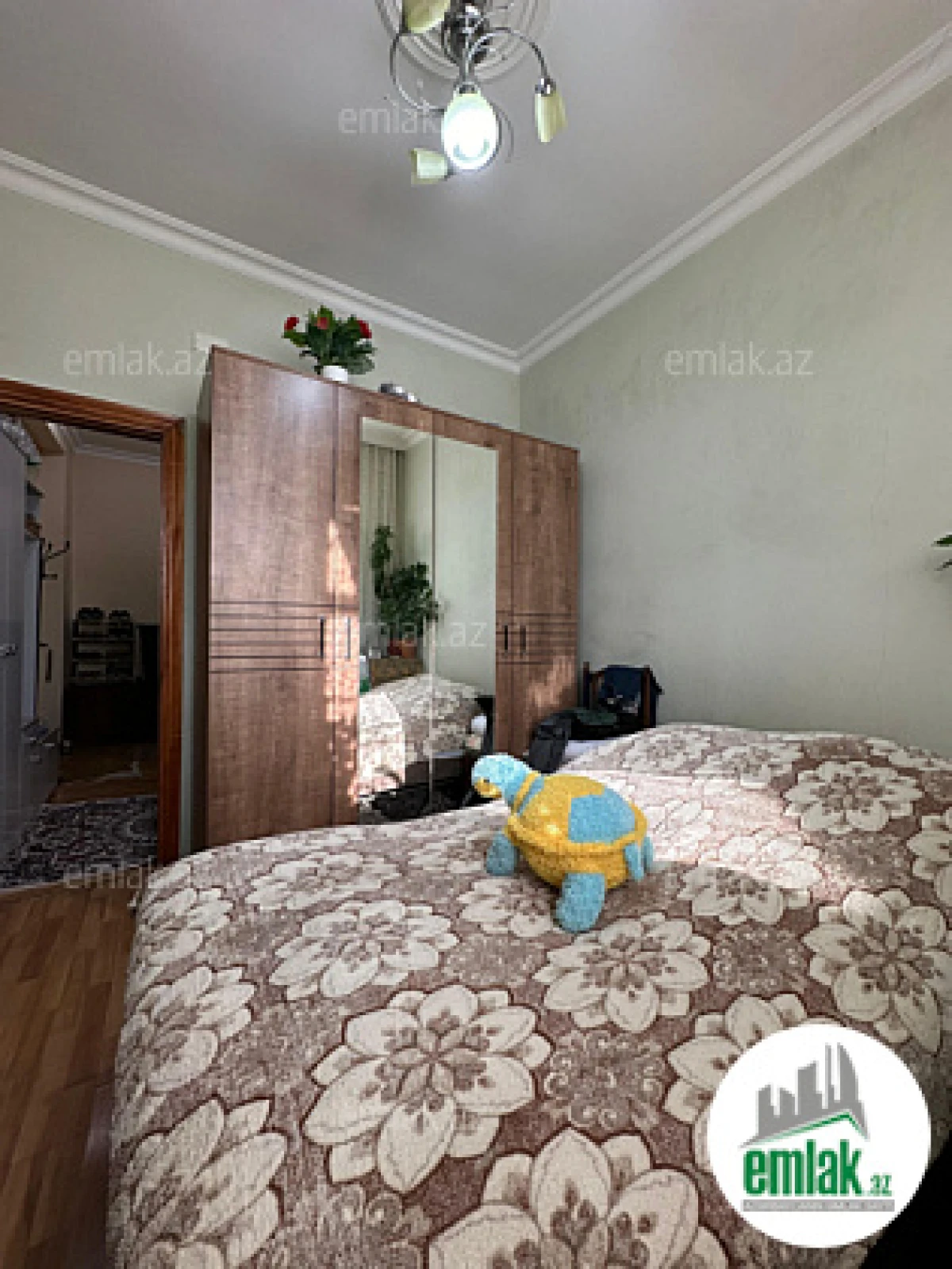 Satılır 2 otaqlı köhnə tikili 42 m²