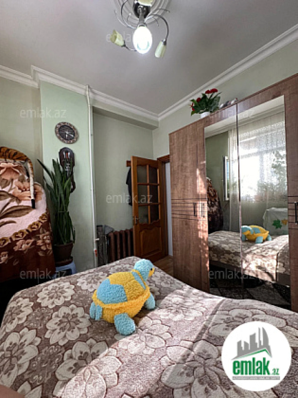 Satılır 2 otaqlı köhnə tikili 42 m²