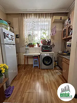 Satılır 2 otaqlı köhnə tikili 42 m²