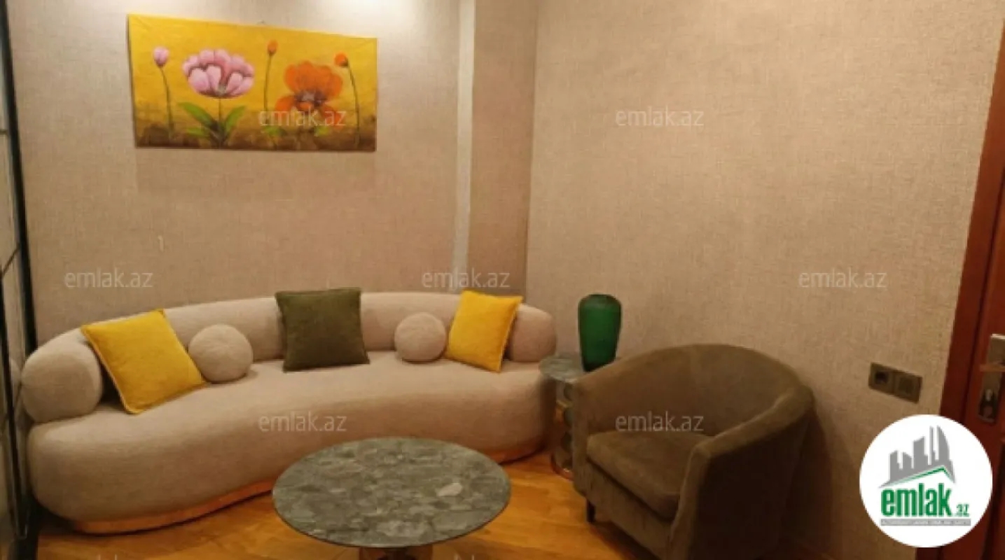 Satılır 3 otaqlı yeni tikili 80 m²