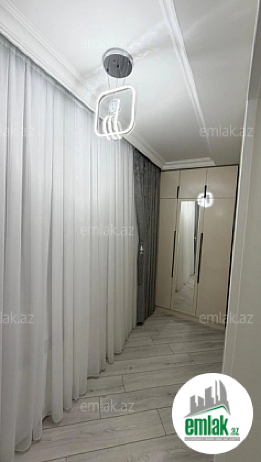 Satılır 3 otaqlı köhnə tikili 75 m²
