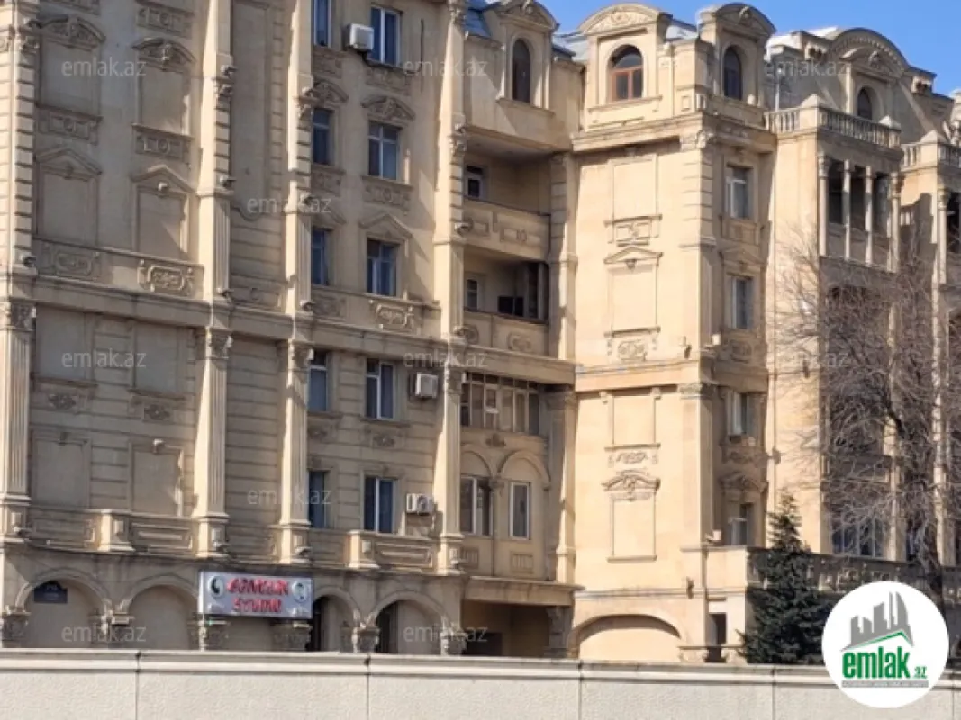 Satılır 3 otaqlı köhnə tikili 75 m²