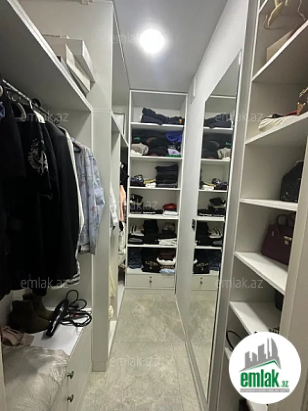 Satılır 3 otaqlı yeni tikili 159 m²