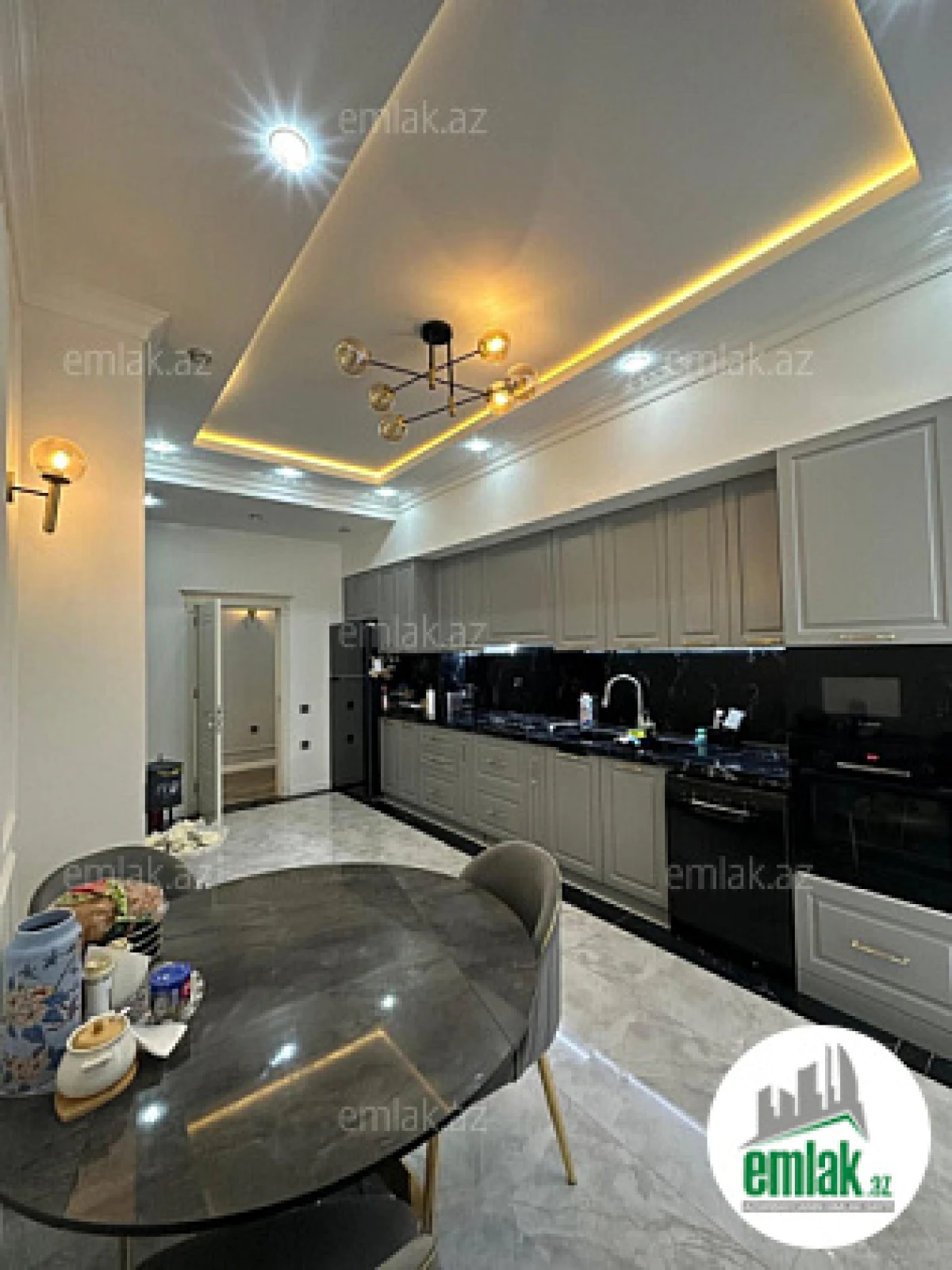 Satılır 3 otaqlı yeni tikili 159 m²