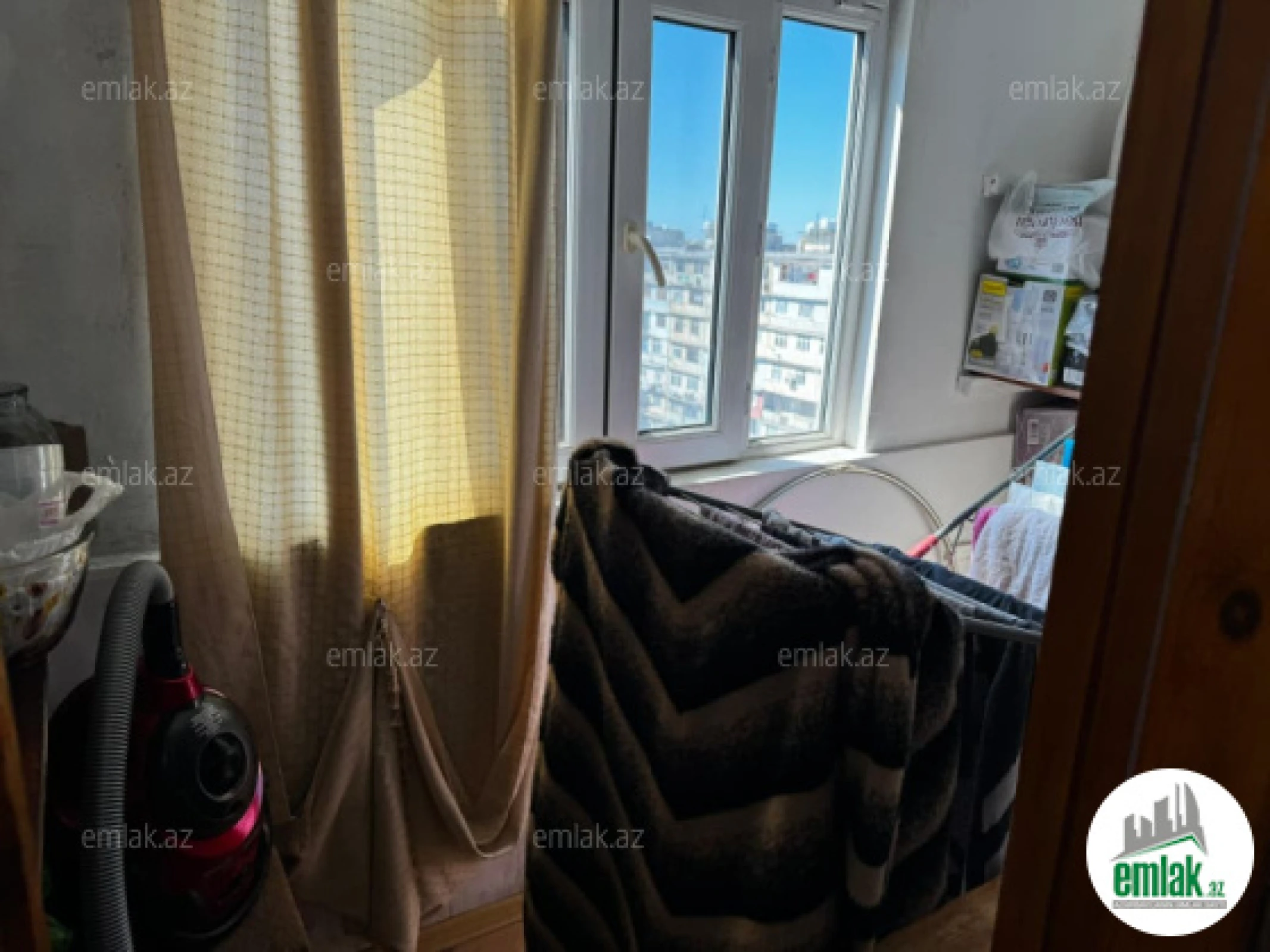 Satılır 3 otaqlı köhnə tikili 60 m²