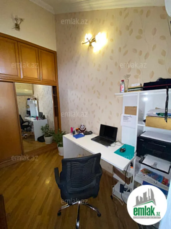 Satılır 4 otaqlı yeni tikili 220 m²