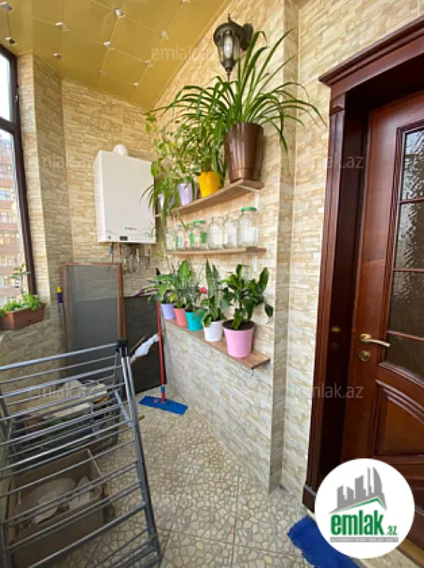 Satılır 4 otaqlı yeni tikili 220 m²
