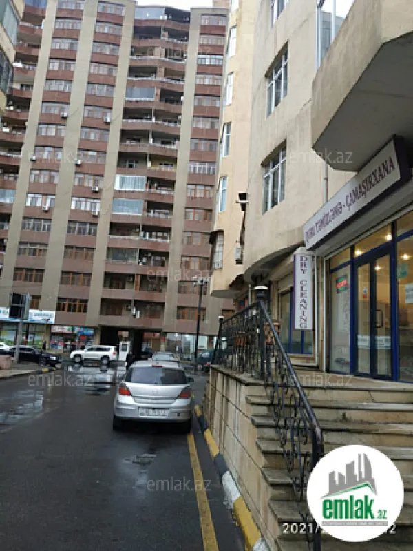 Satılır 4 otaqlı yeni tikili 220 m²