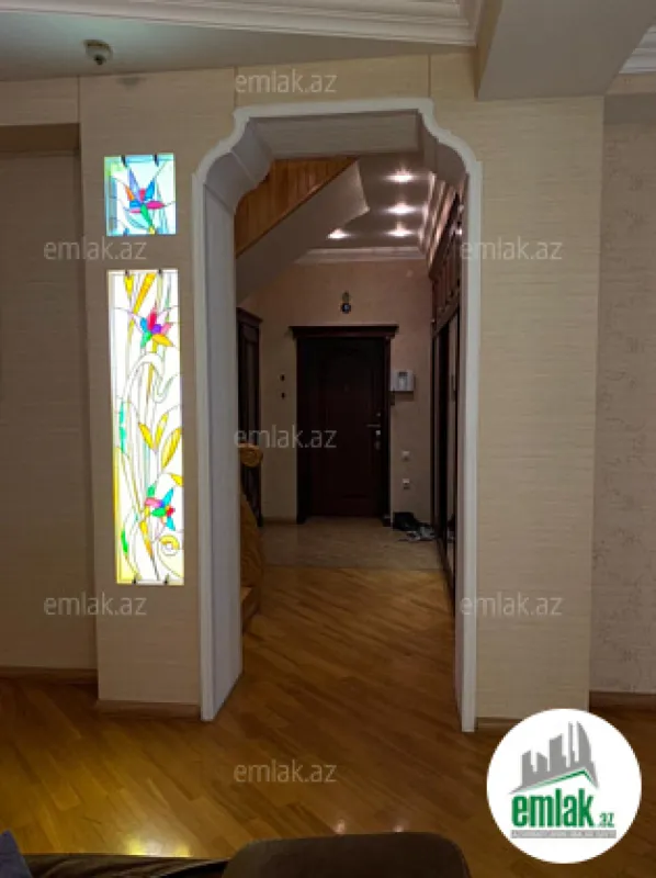 Satılır 4 otaqlı yeni tikili 220 m²