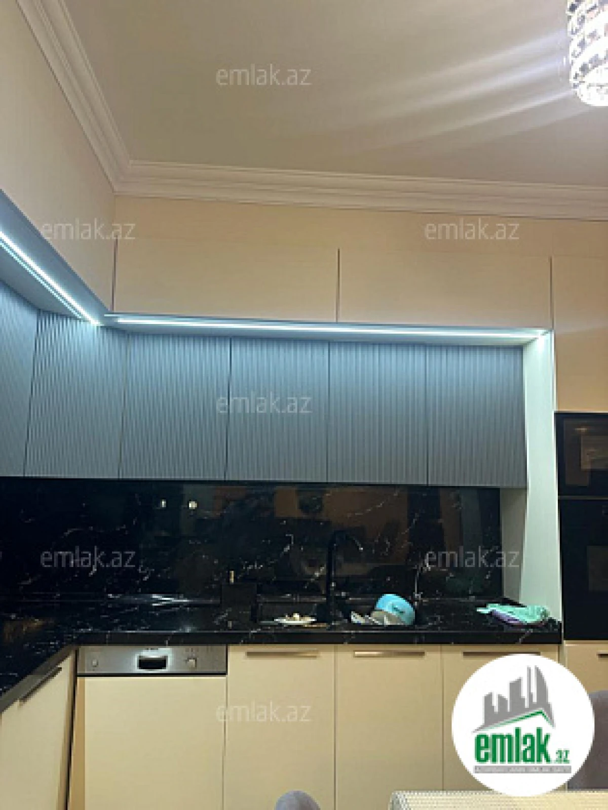 Satılır 4 otaqlı yeni tikili 220 m²