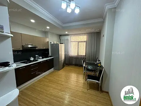Satılır 4 otaqlı yeni tikili 140 m²