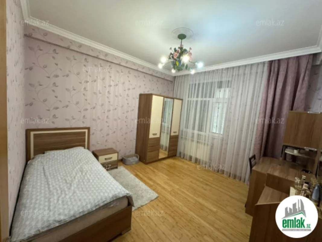 Satılır 4 otaqlı yeni tikili 140 m²