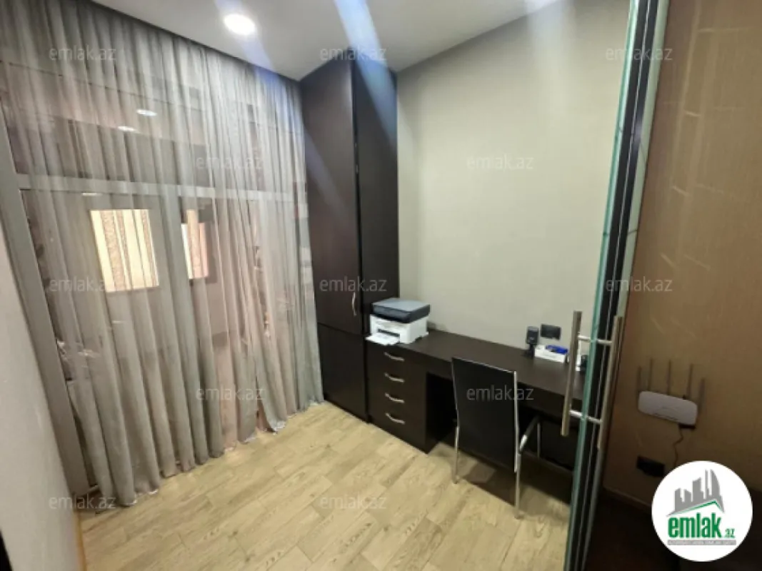 Satılır 4 otaqlı yeni tikili 140 m²