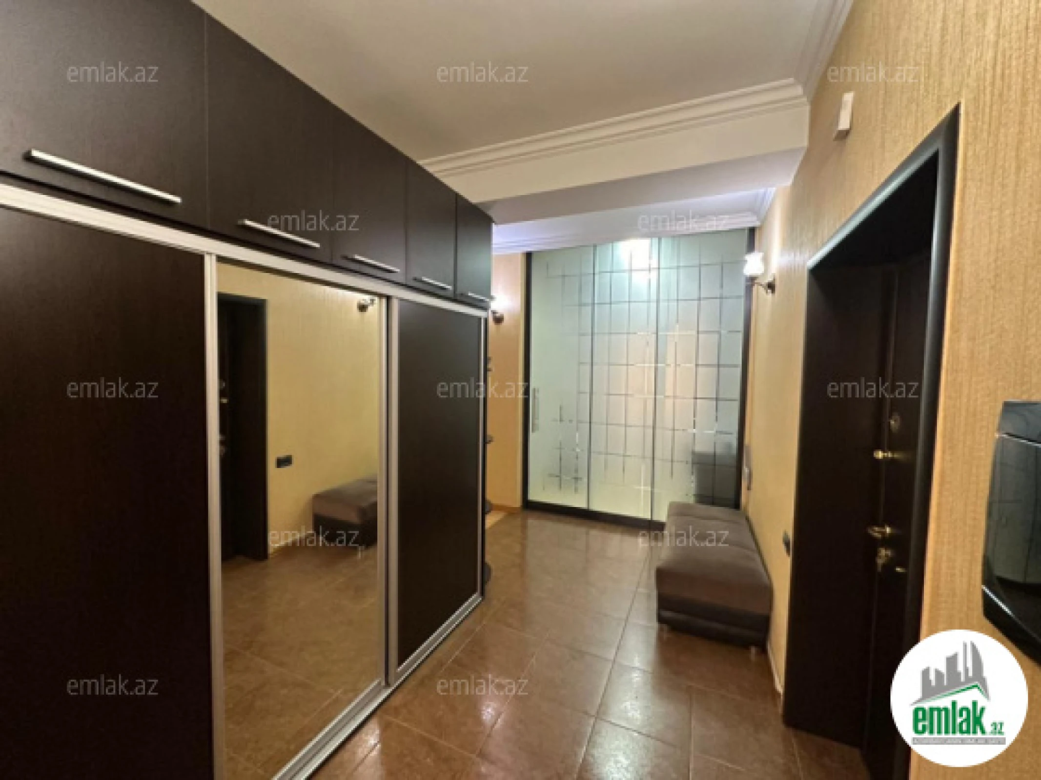 Satılır 4 otaqlı yeni tikili 140 m²