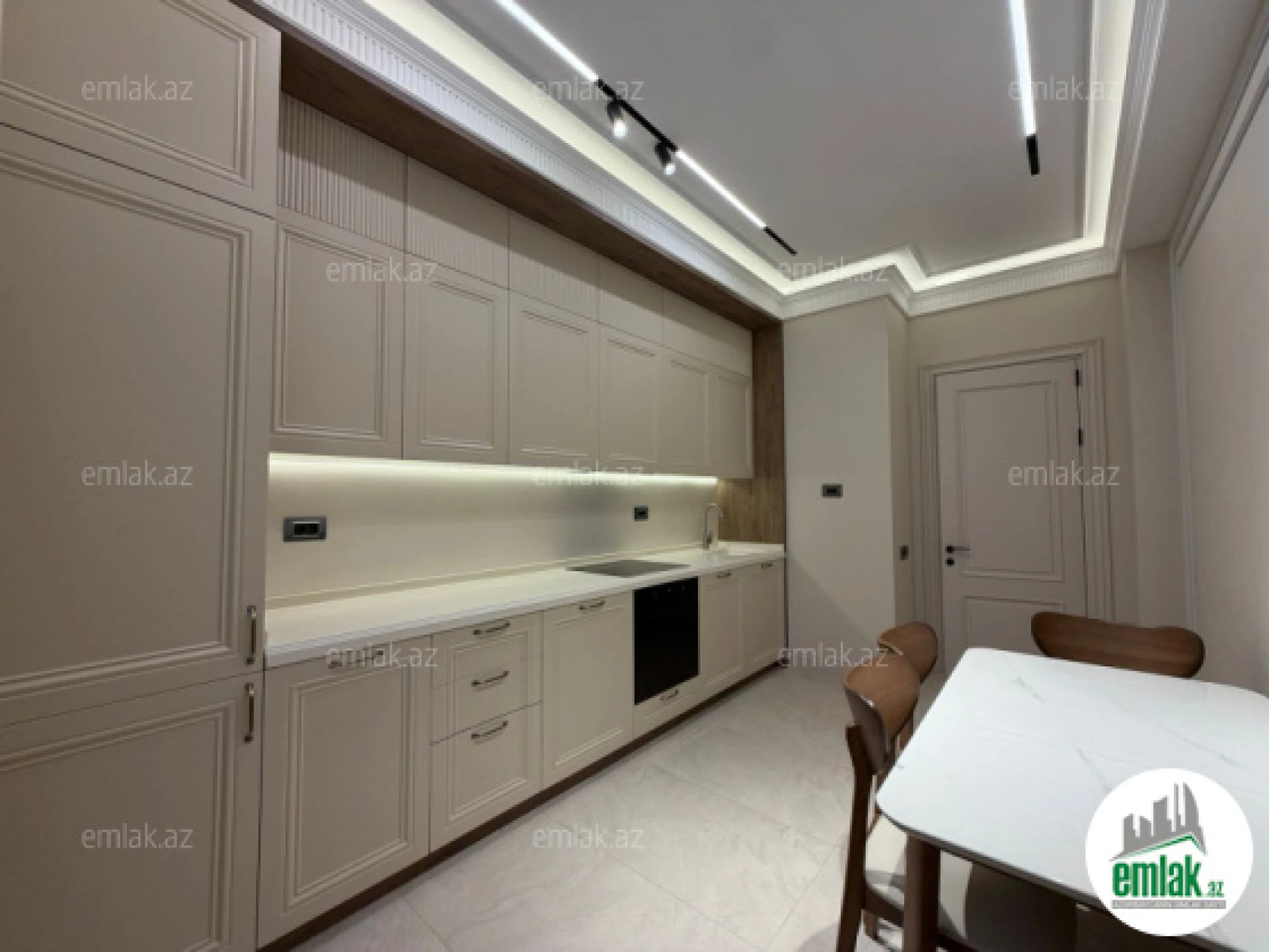 Satılır 3 otaqlı yeni tikili 120 m²