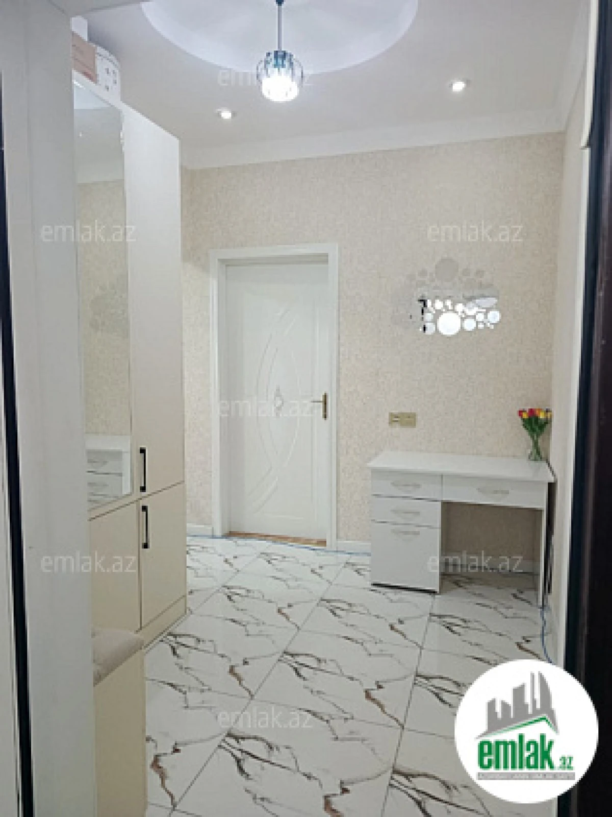 Satılır 3 otaqlı yeni tikili 90 m²