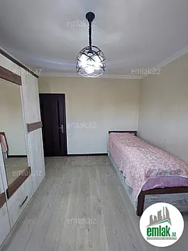 Satılır 4 otaqlı köhnə tikili 120 m²