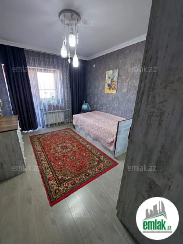 Satılır 4 otaqlı köhnə tikili 120 m²