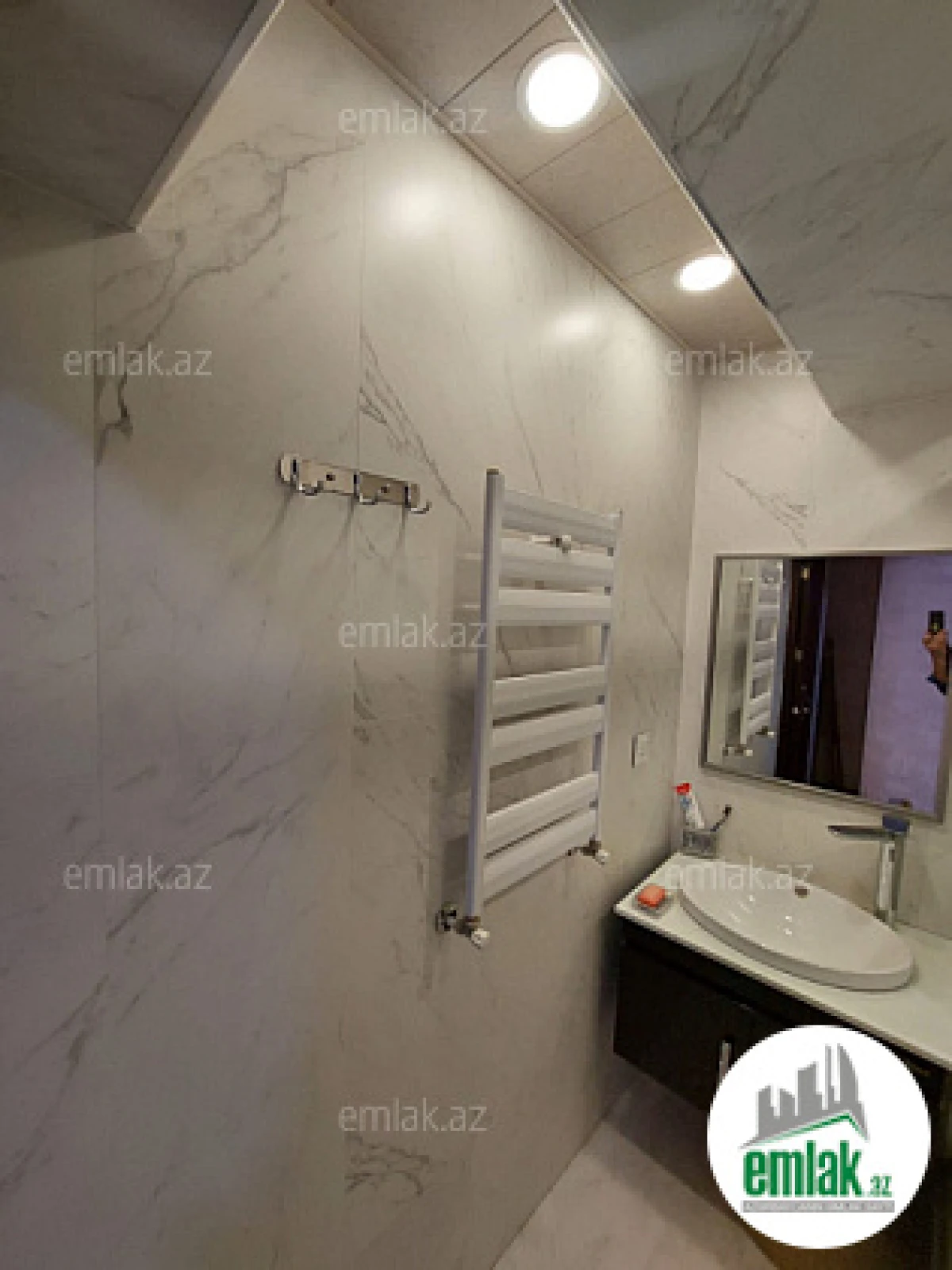 Satılır 4 otaqlı köhnə tikili 120 m²