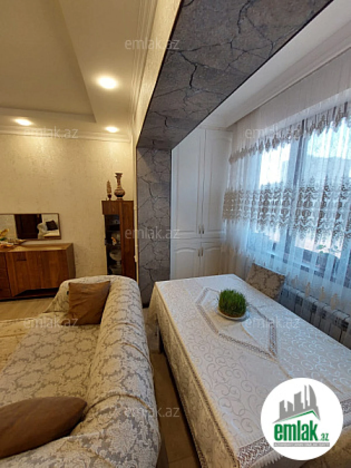 Satılır 4 otaqlı köhnə tikili 120 m²