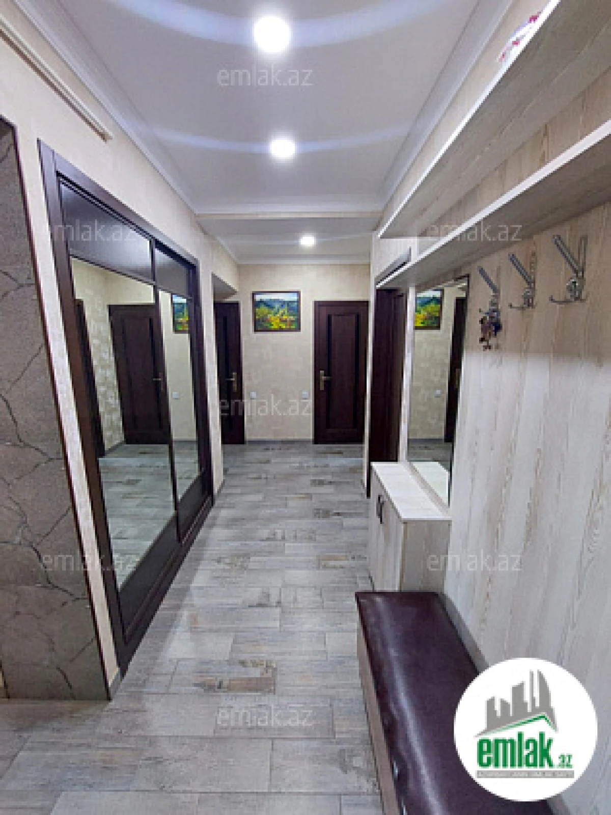 Satılır 4 otaqlı köhnə tikili 120 m²