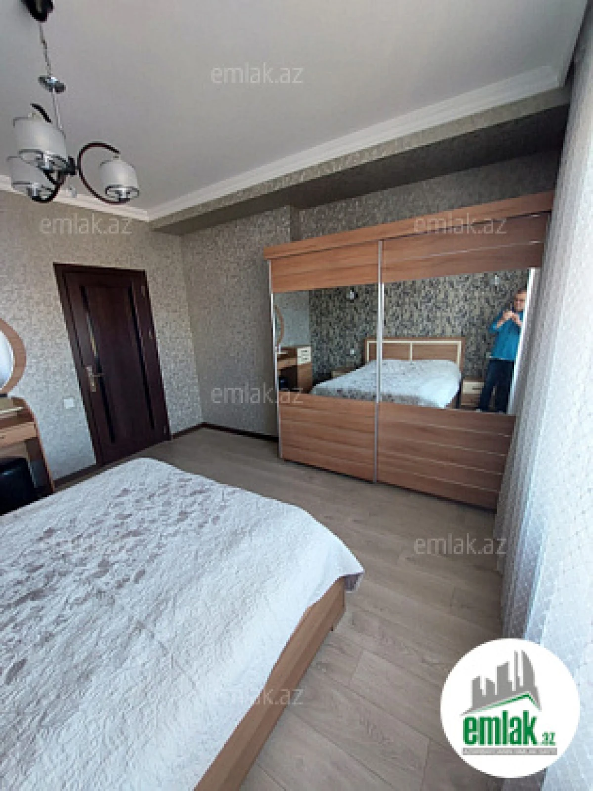 Satılır 4 otaqlı köhnə tikili 120 m²
