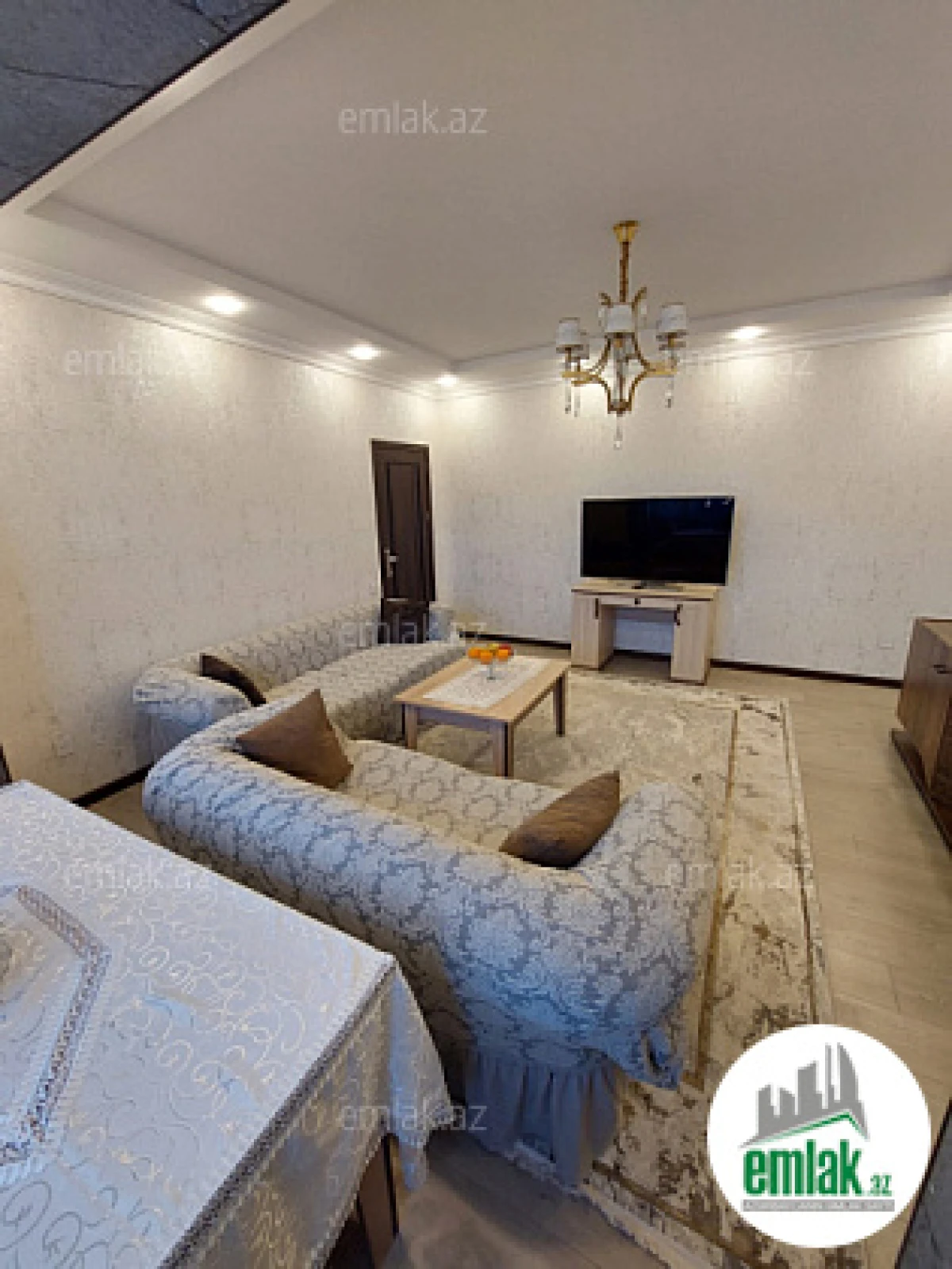 Satılır 4 otaqlı köhnə tikili 120 m²
