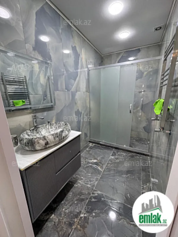 Satılır 4 otaqlı yeni tikili 180 m²