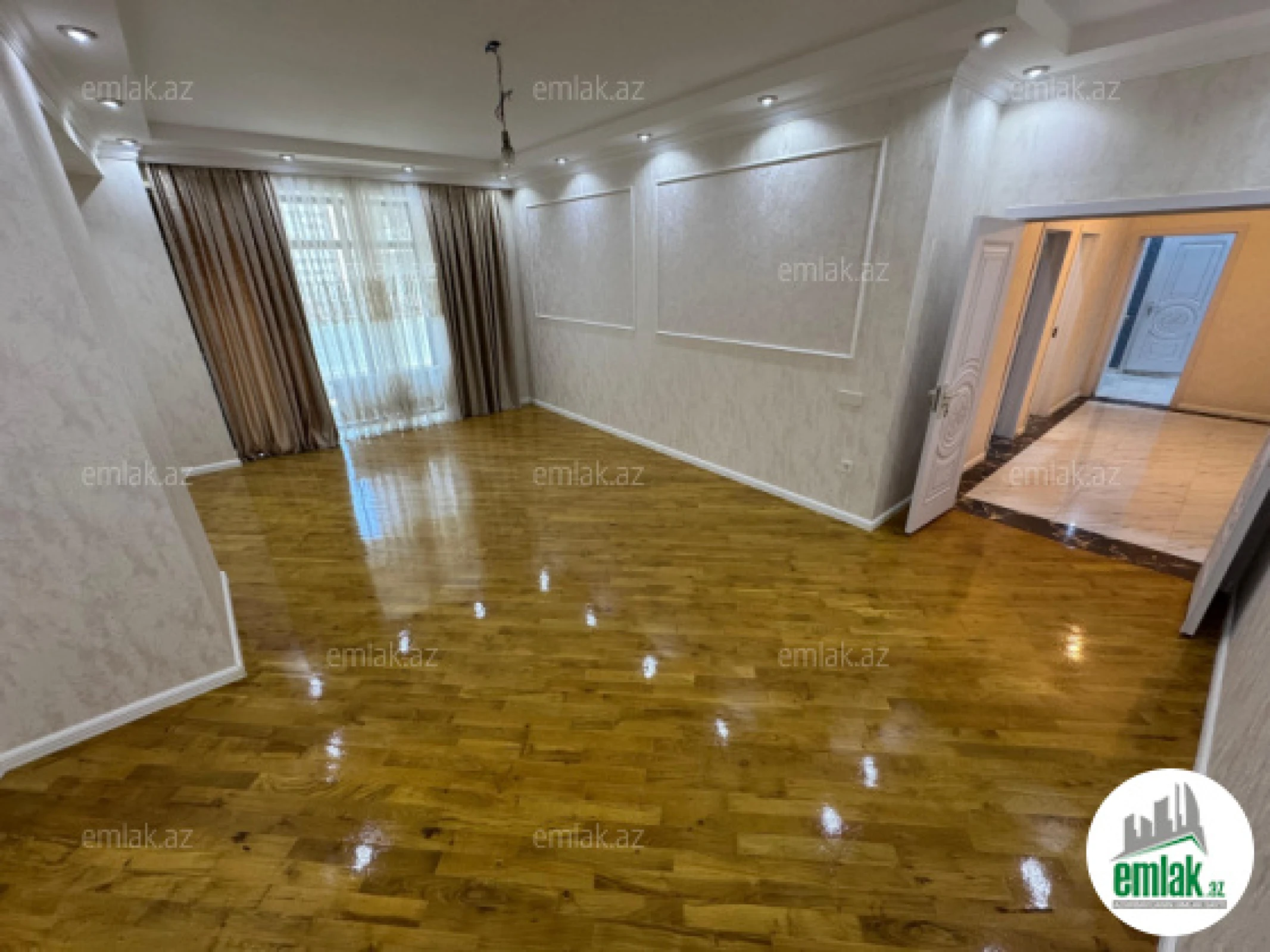 Satılır 4 otaqlı yeni tikili 180 m²