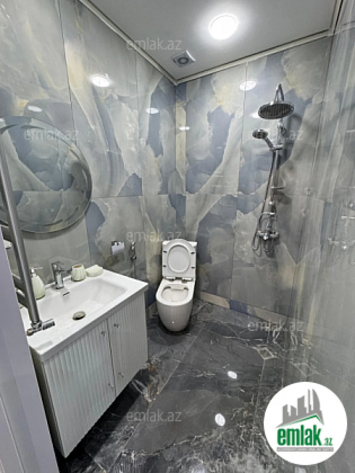 Satılır 4 otaqlı yeni tikili 180 m²