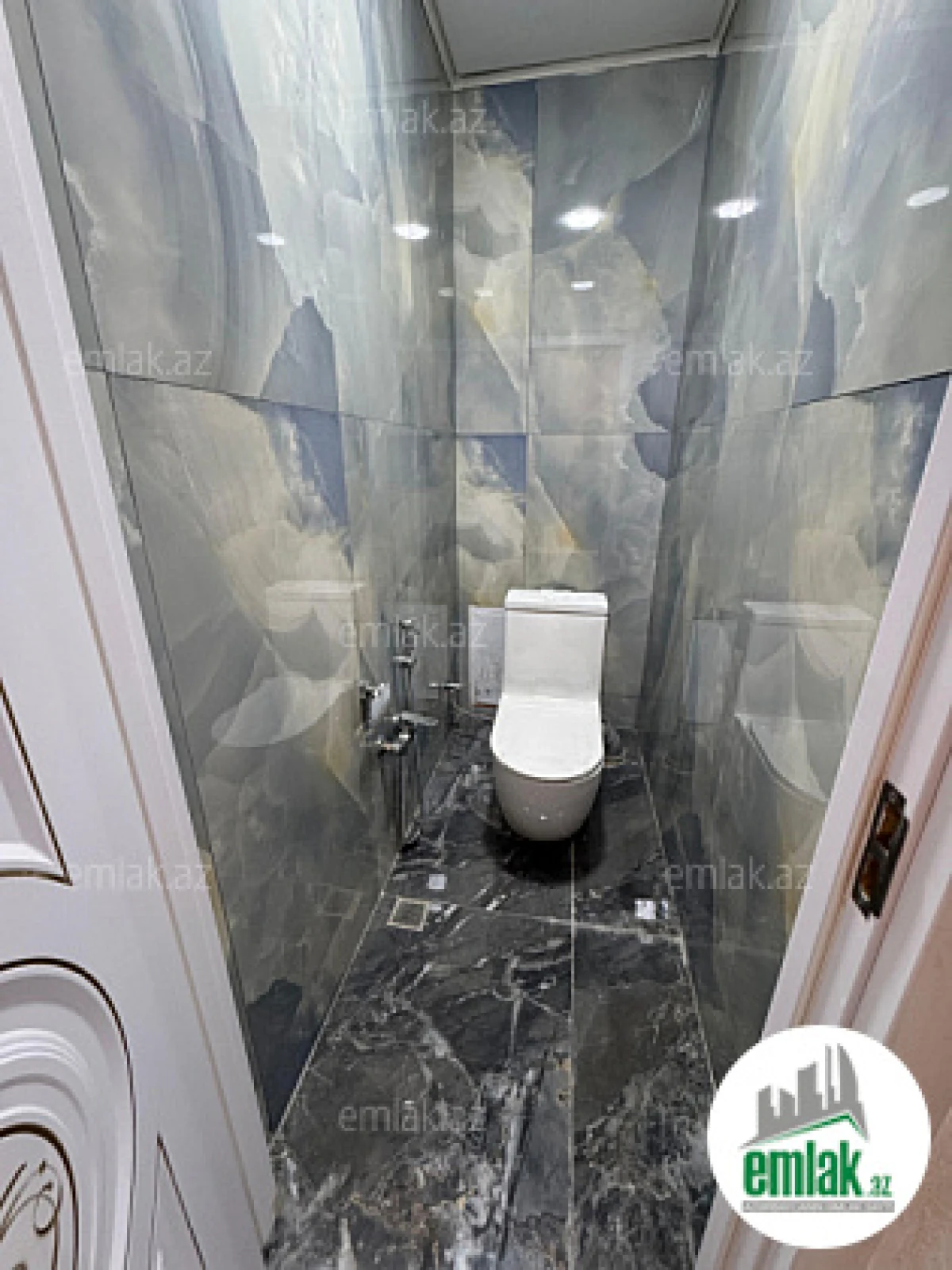 Satılır 4 otaqlı yeni tikili 180 m²