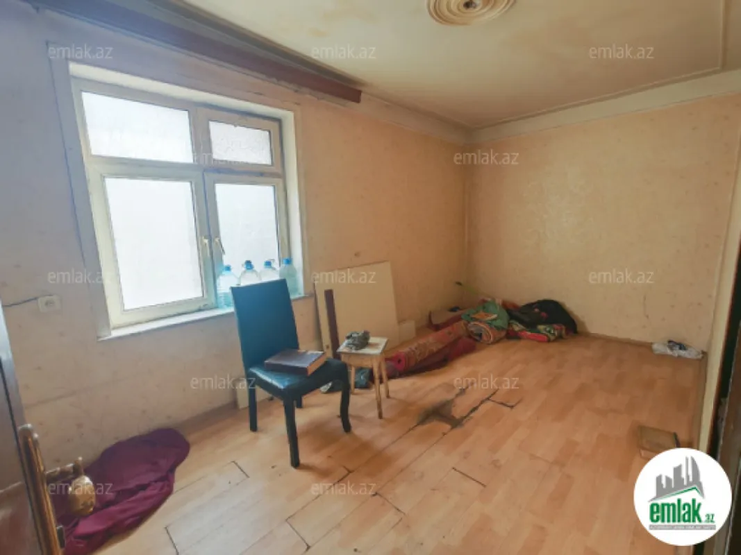 Satılır 2 otaqlı köhnə tikili 50 m²