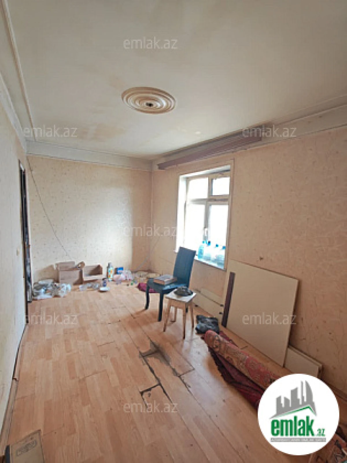 Satılır 2 otaqlı köhnə tikili 50 m²